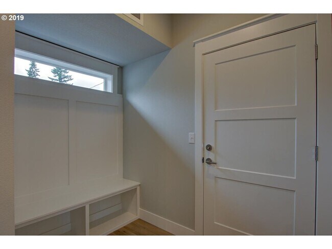 Building Photo - Stylish 3-Bedroom Home w/ Flex Space, Cove...