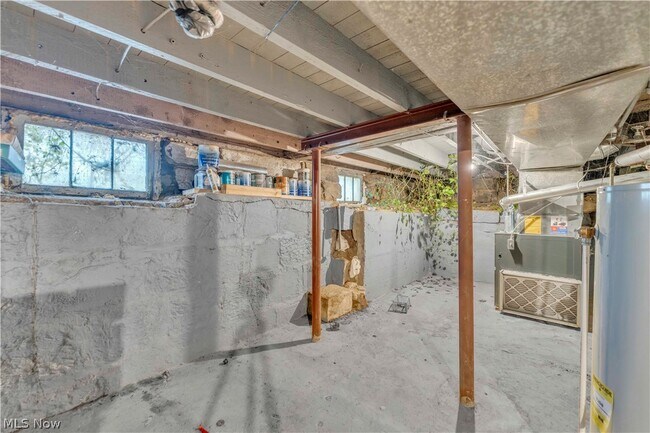 Building Photo - 3900 W 33rd St