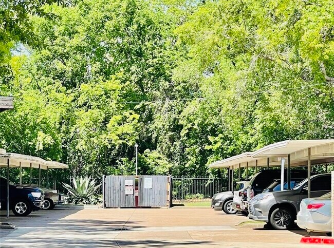 Building Photo - 6602 Harbor Town Dr