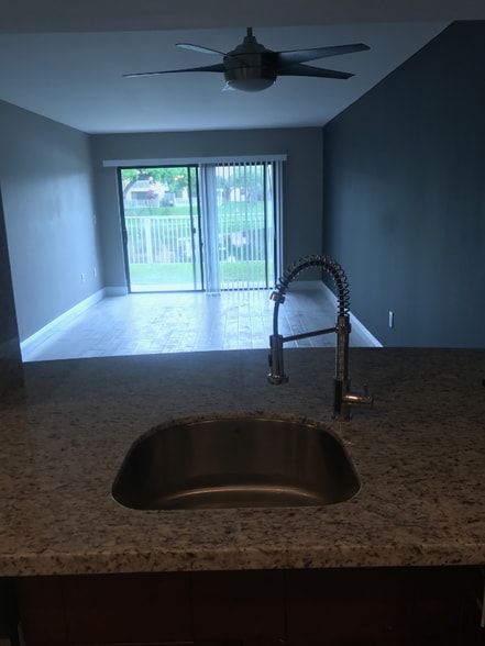 Building Photo - 5200 NW 31st Ave