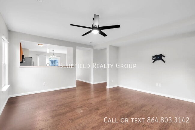 Building Photo - 621 Branch View Dr
