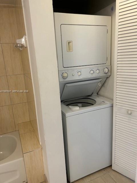 Building Photo - 1750 N Bayshore Dr