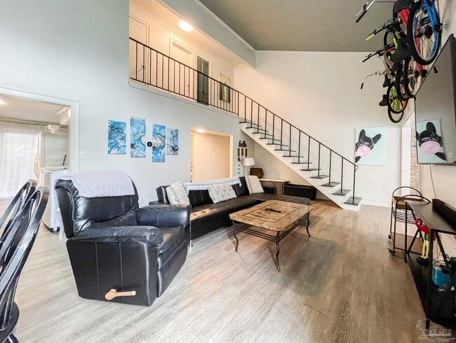 Building Photo - 4836 Huron Dr