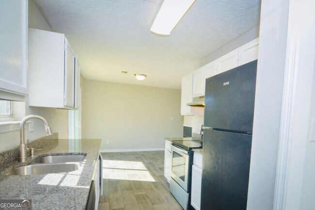 Building Photo - 130 Crystal Brook