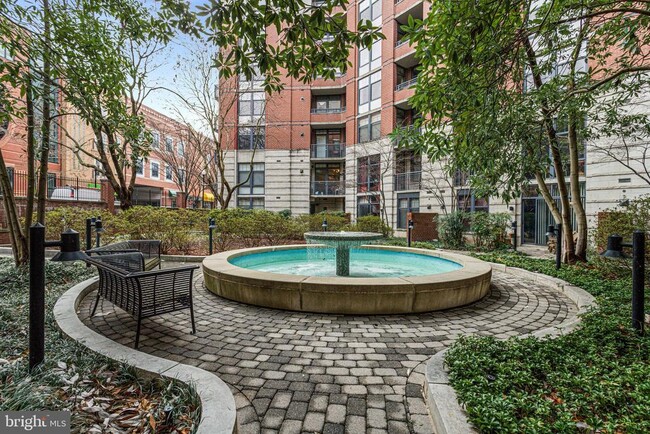 Building Photo - 1021 N Garfield St