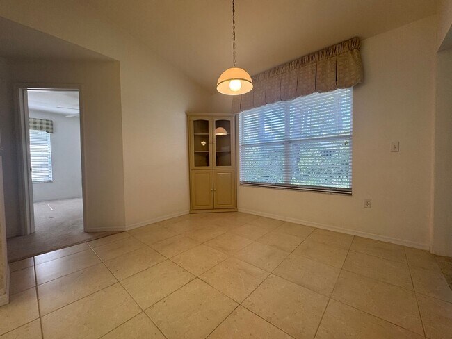 Building Photo - Charming 3-Bedroom Home in Broadmoor – Mov...