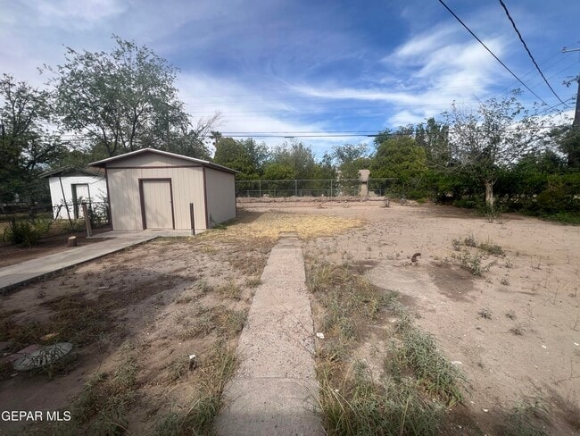 Building Photo - 8405 Pinon St