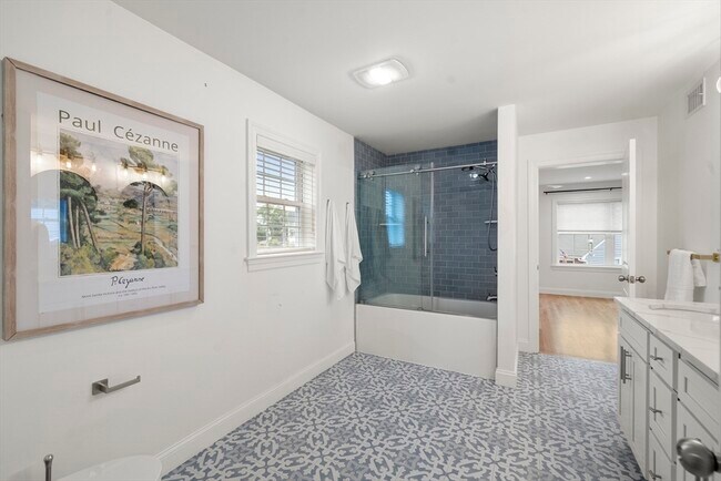 Building Photo - 54 Villa Ave