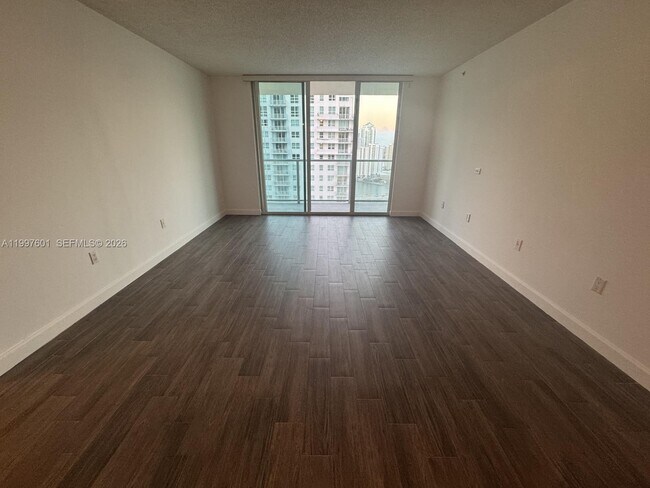 Building Photo - 1155 Brickell Bay Dr