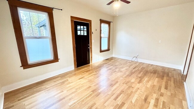 Building Photo - Looking for a short-term 5-month lease? |Character-Rich 1912 Home in North Portland – Spacious 2 ...