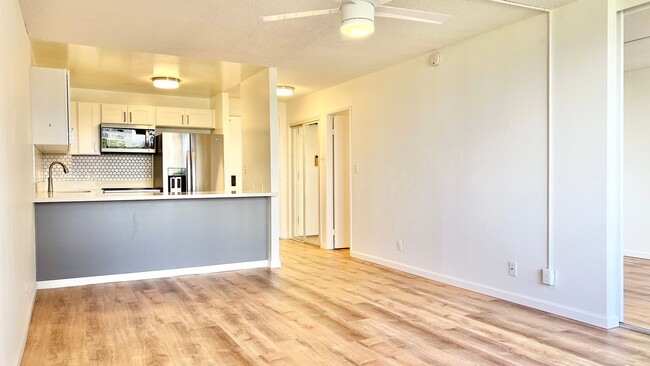 Building Photo - BEAUTIFULLY RENOVATED 1 BEDROOM UNIT IN DO...