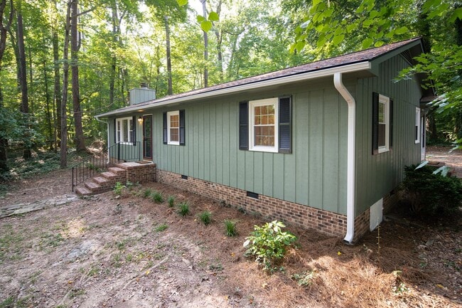 Building Photo - Sweet 3-Bedroom 2-Bathroom Home Less Than ...