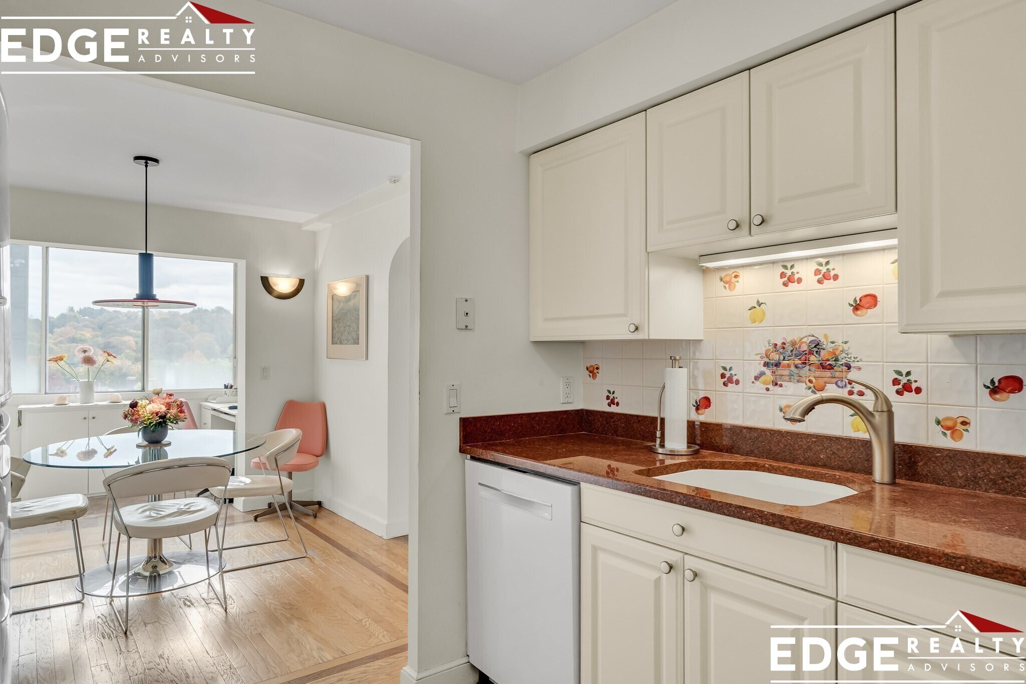 Building Photo - 1731 Beacon St