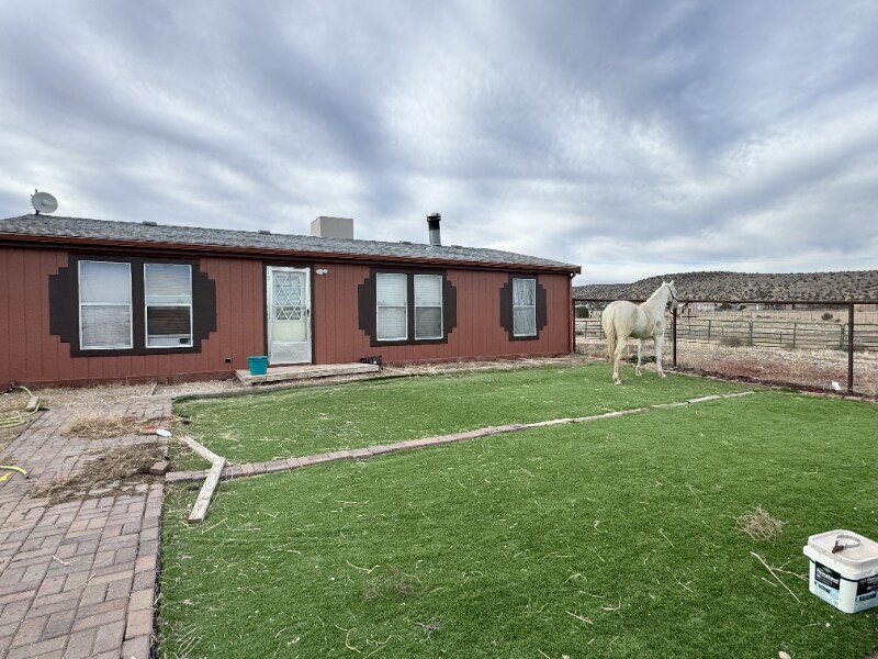 Building Photo - 270 W Ahonen Rd