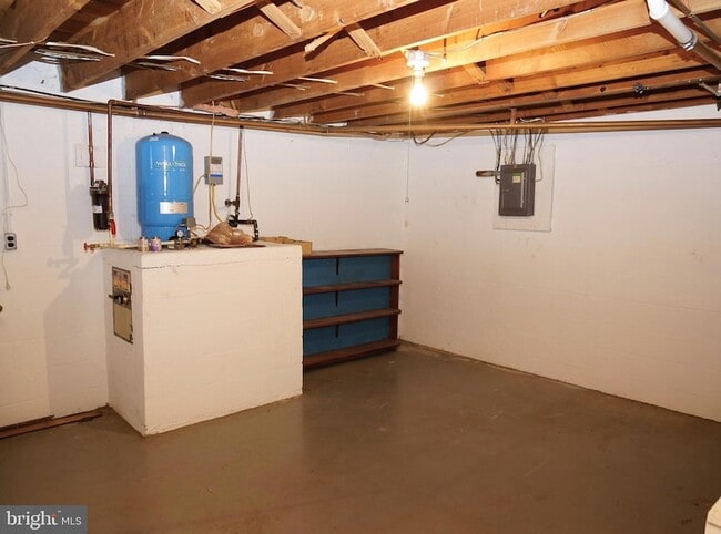 Building Photo - 7135 Bowers Rd