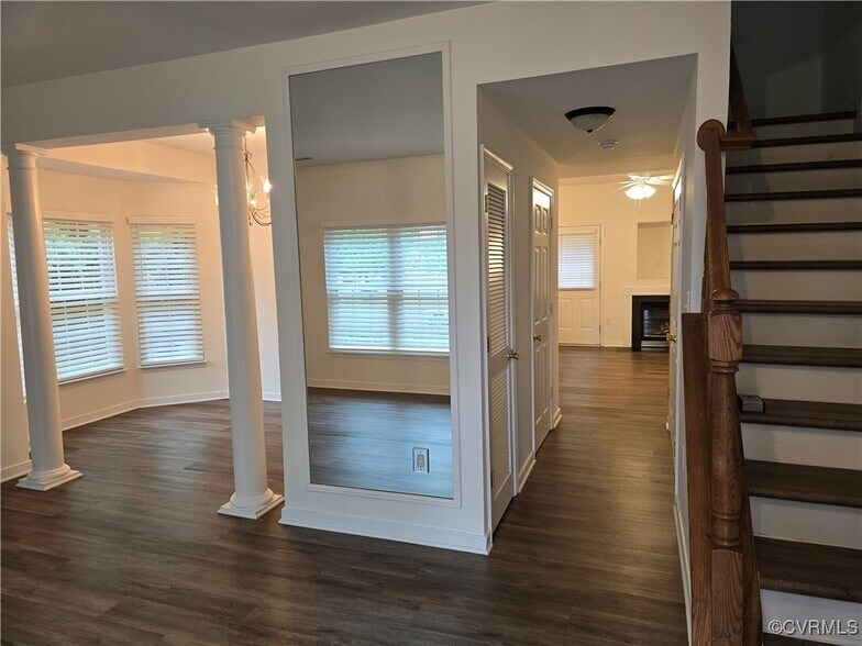 Building Photo - 10741 Mountain Ash Dr