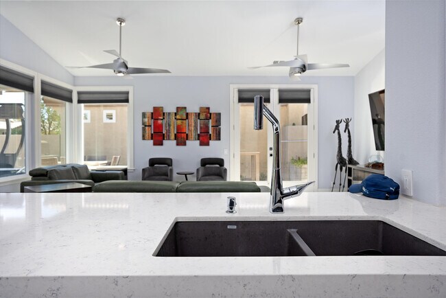 Building Photo - 67718 S Laguna Dr