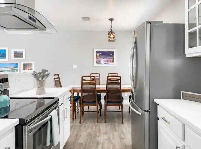 Building Photo - 4214 Baywoods Dr