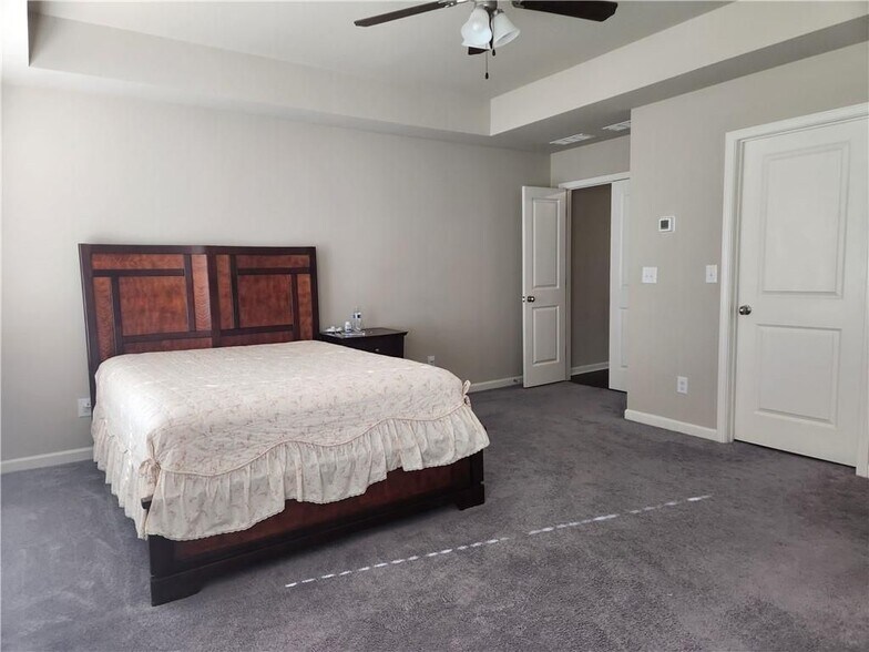 Building Photo - 3090 Cedar Glade Ln NE