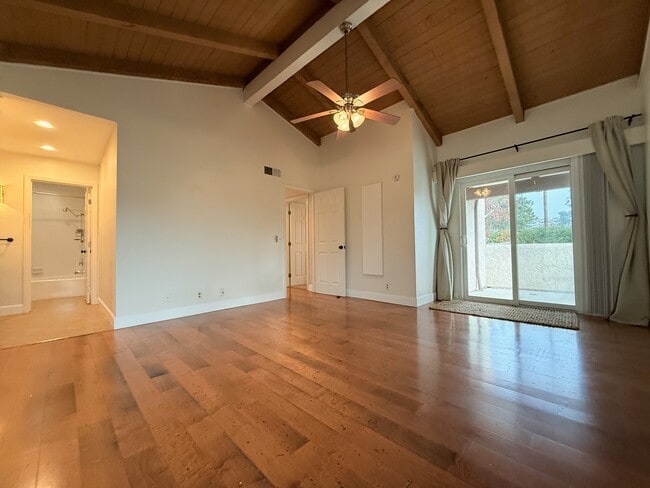 Building Photo - 21372 Brookhurst St