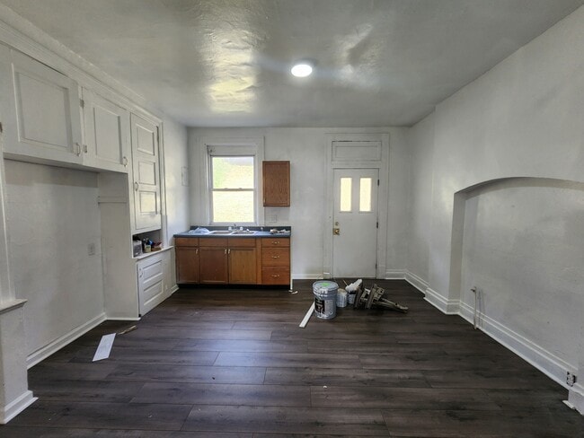 Building Photo - 446 Airbrake Ave