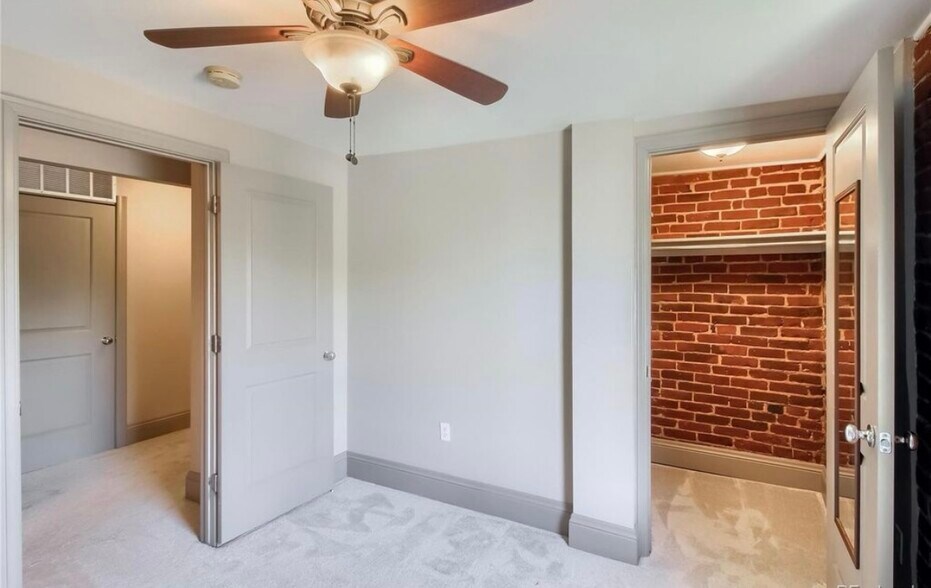 Building Photo - 3211 Zuni St