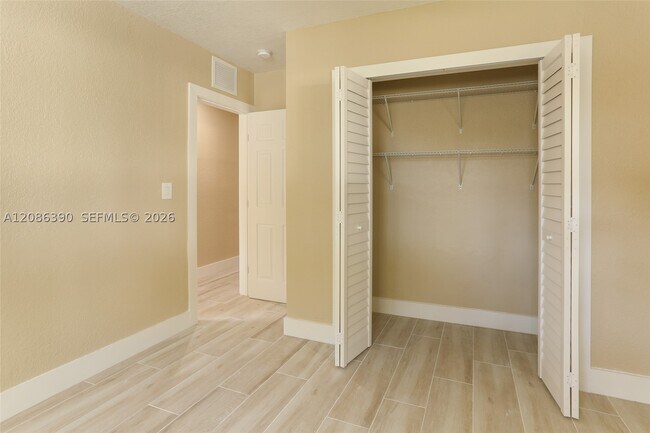 Building Photo - 8870 SW 87th St