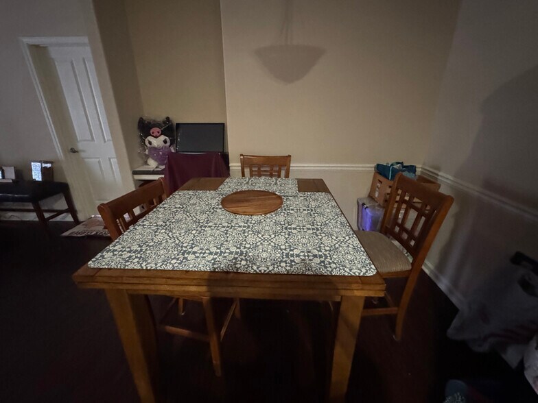 Building Photo - 4010 Brownstone Dr