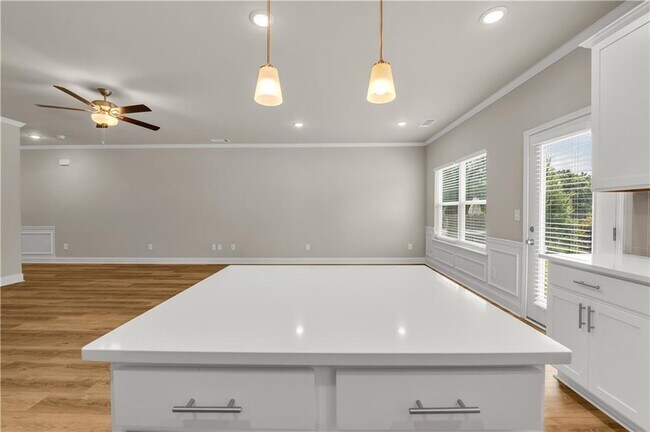 Building Photo - 1486 Fern Ridge Ln