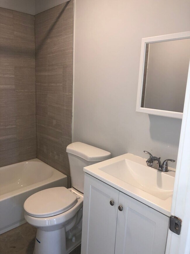 Building Photo - 600 N Arlington Ave