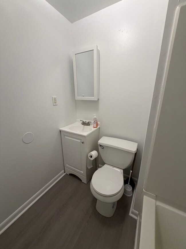 Building Photo - 534 Maryland Ave