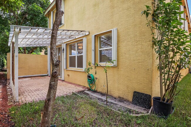 Building Photo - 10208 White Water Lily Way