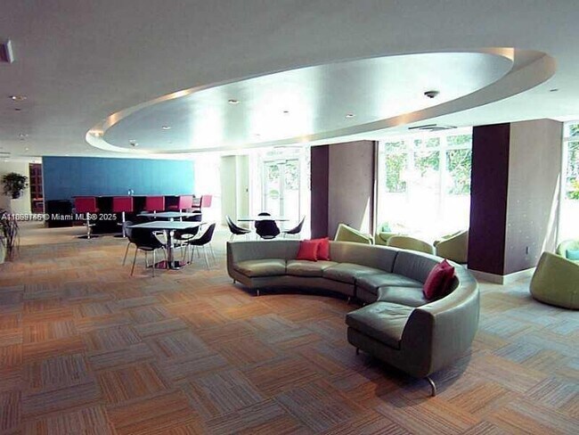 Building Photo - 950 Brickell Bay Dr