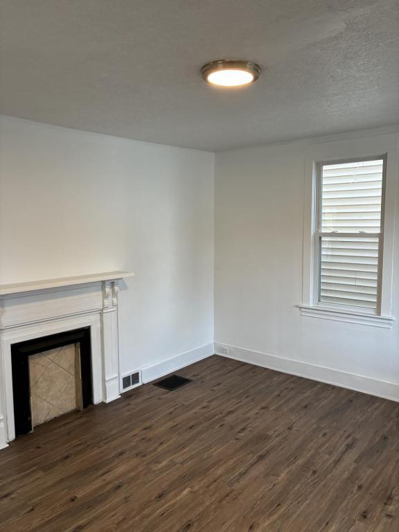 Building Photo - 1320 4th Ave