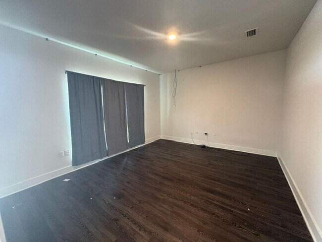 Building Photo - 1114 Shoal River Dr