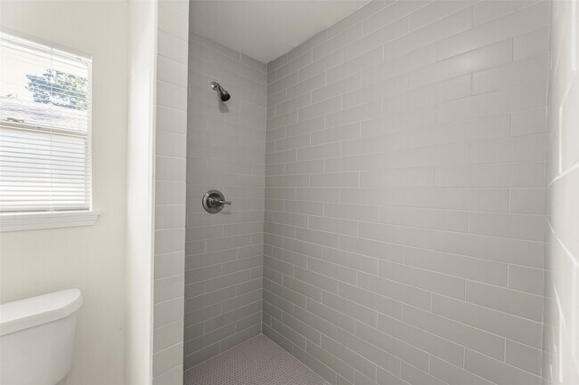 Building Photo - 22019 Kenchester Dr