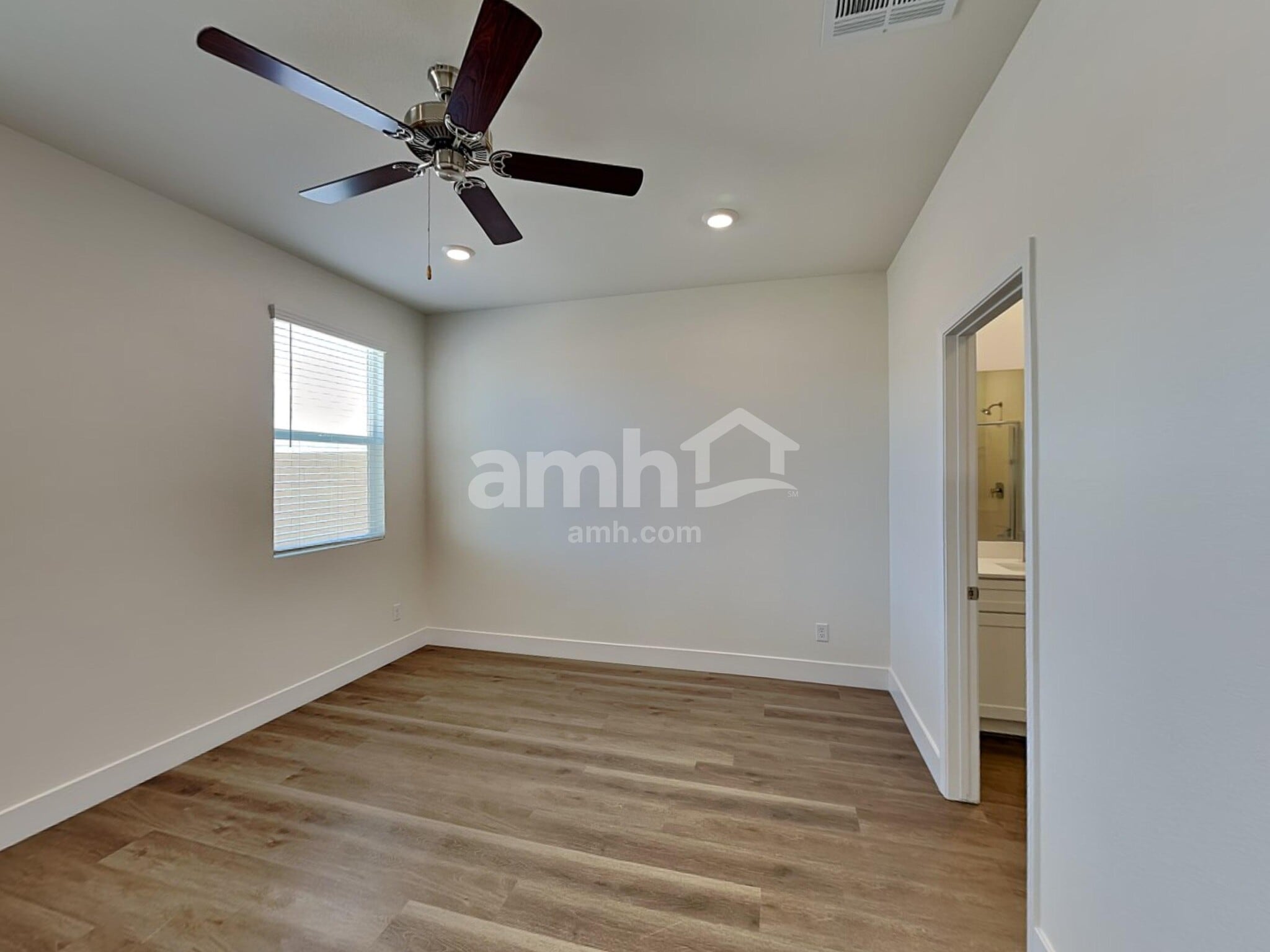 Building Photo - 842 English Primrose St