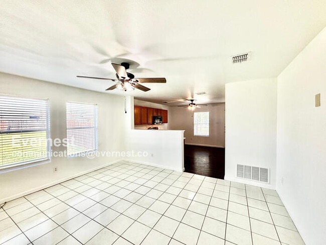 Building Photo - 12924 Kingsgate Dr