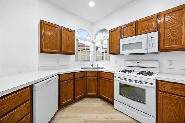 Building Photo - 5802 Parkview Point Dr