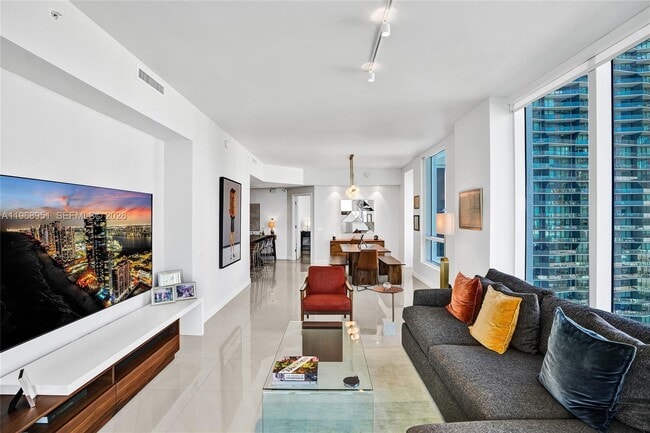 Building Photo - 601 NE 27th St