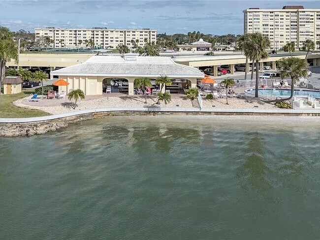 Building Photo - 10th FLR 2B/2BA Waterfront with Panoramic Intercoastal Views in 55+ Community