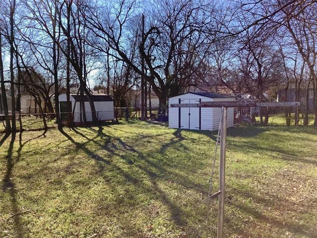 Building Photo - 213 Donald St