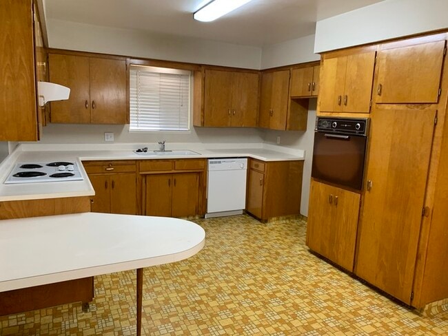 Building Photo - Charming home for Rent!