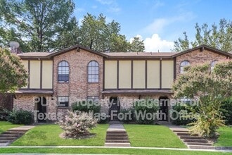 Building Photo - 940 Southmoor Dr