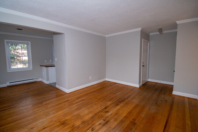 Building Photo - 1806 W Abingdon Dr