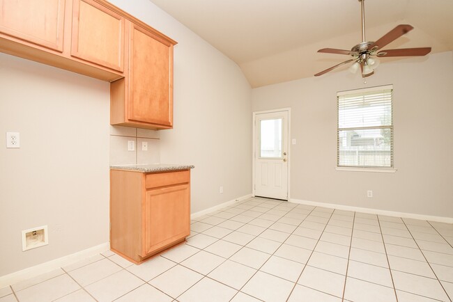 Building Photo - 6014 Starbrook Creek Dr