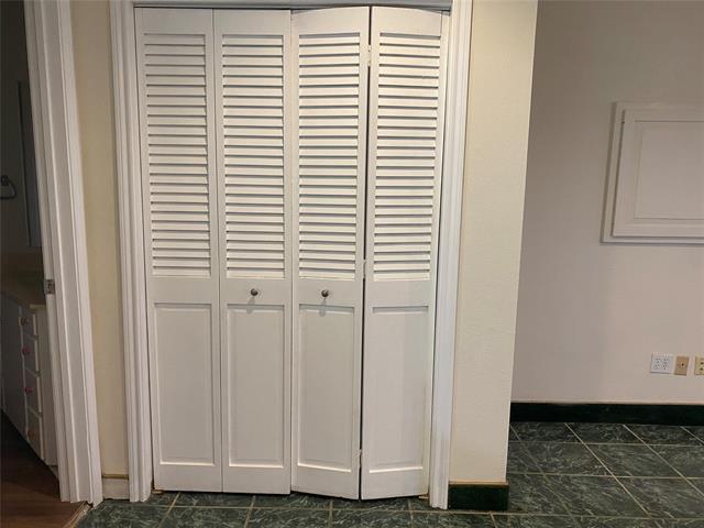 Building Photo - 1703 Baltimore Dr