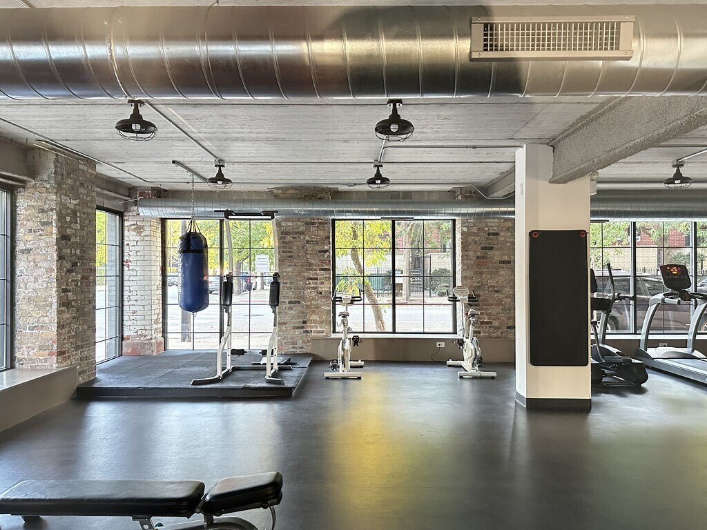 Building Photo - 2550 S Wabash Ave