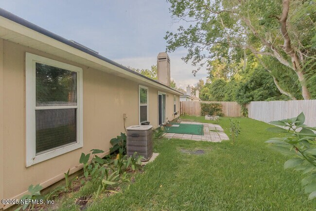 Building Photo - 14004 Crestwick Dr W