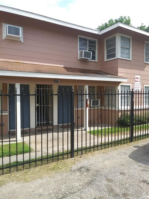 Primary Photo - 1704 Sam Wilson St